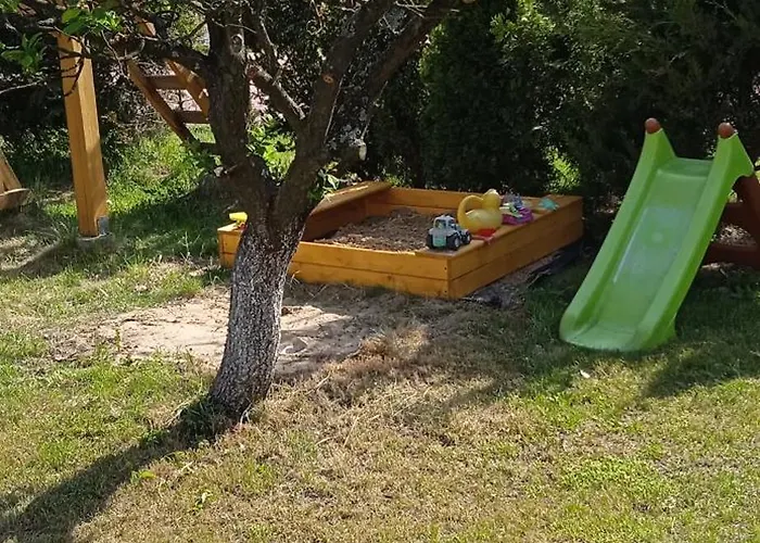 Accommodatie bij particulieren Kamex Z Antresola 2-4-osobowy Olsztyn (Silesia)